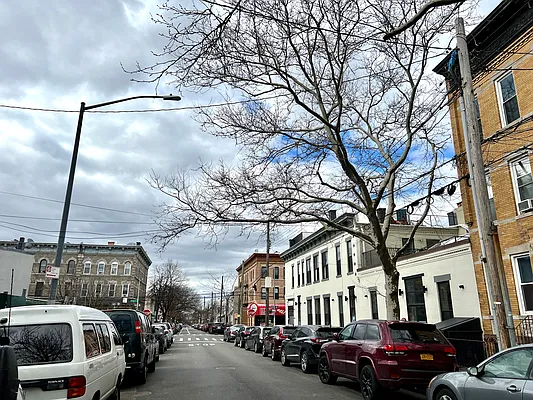 Rented by R New York | media 34