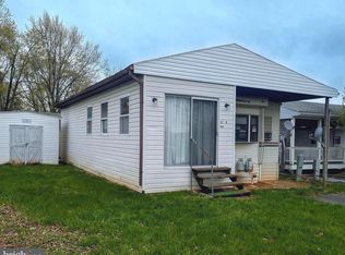 5 Hilo Rd, Falling Waters, WV 25419