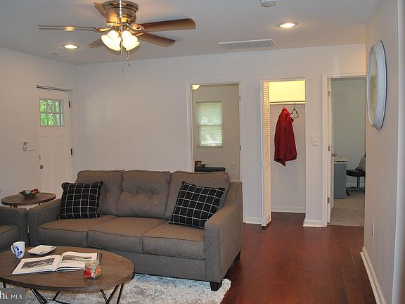 4th image of 40286 Wolfe Dr