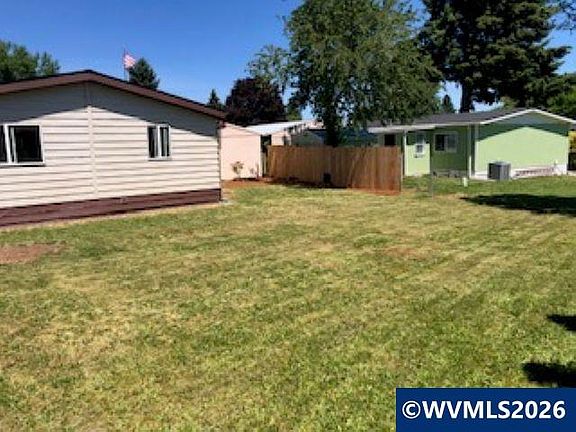 4th image of 450 SE Lacreole Dr Unit 142
