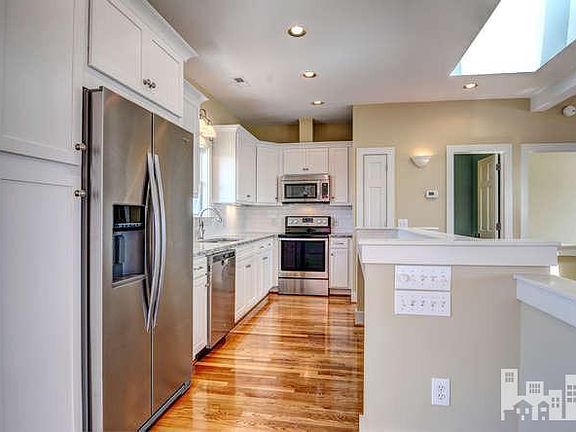 4th image of 840 S Fort Fisher Boulevard