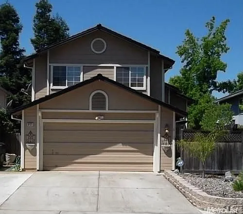 8121 Prior Way photo 1