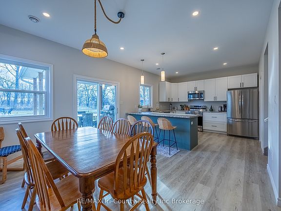 3rd image of 6 Addison St