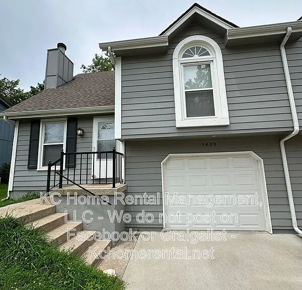 1420 SE 7th Pl — Photo 1