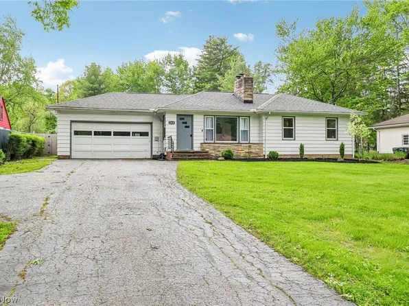 1818 E Wallings Rd, Broadview Heights, OH 44147