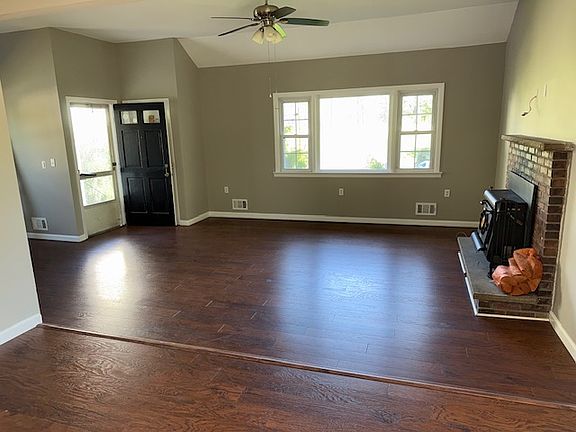 3rd image of 33 Elm Ave