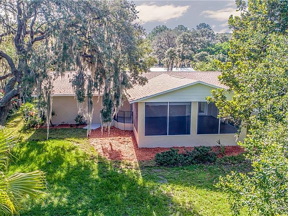 5th image of 37325 Oak Ln