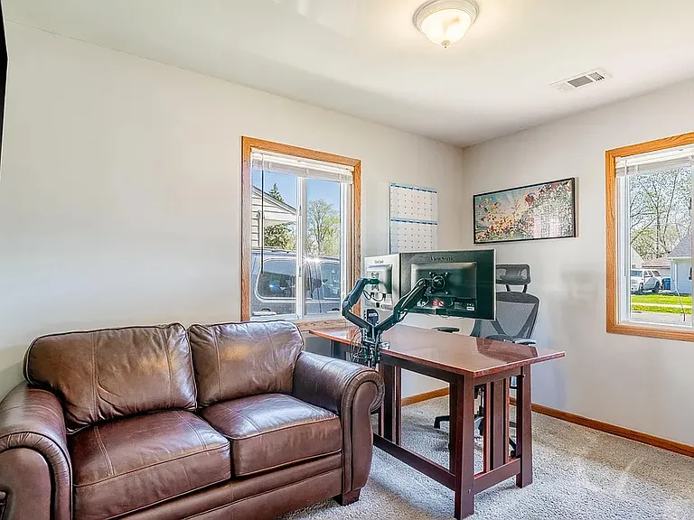 8124 Robertson Pl — Photo 9