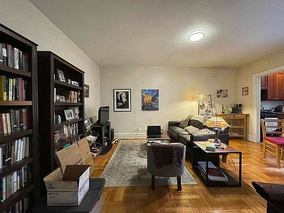 2nd image of 542 Parkside Ave #C6