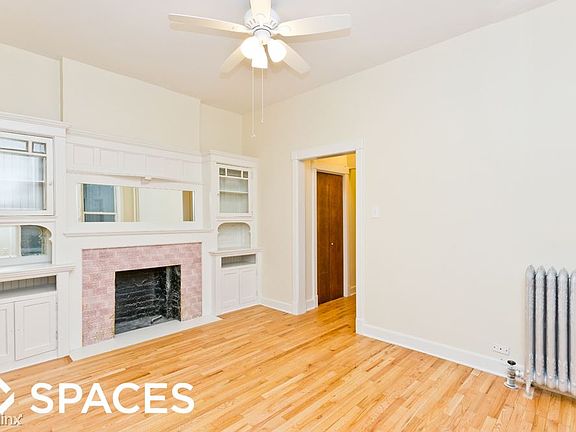 3rd image of 3247 N Broadway St APT 1B