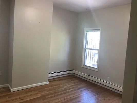 Rented by Metro Prop NY Corp | media 3