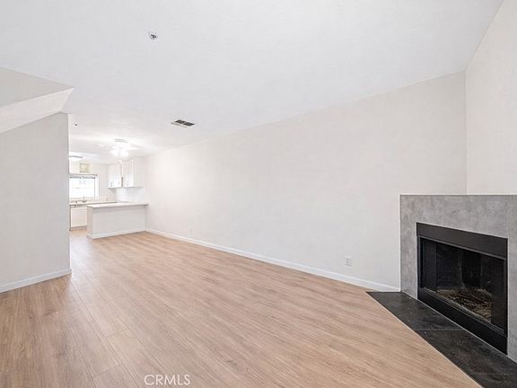 3rd image of 334 S Walnut Ave