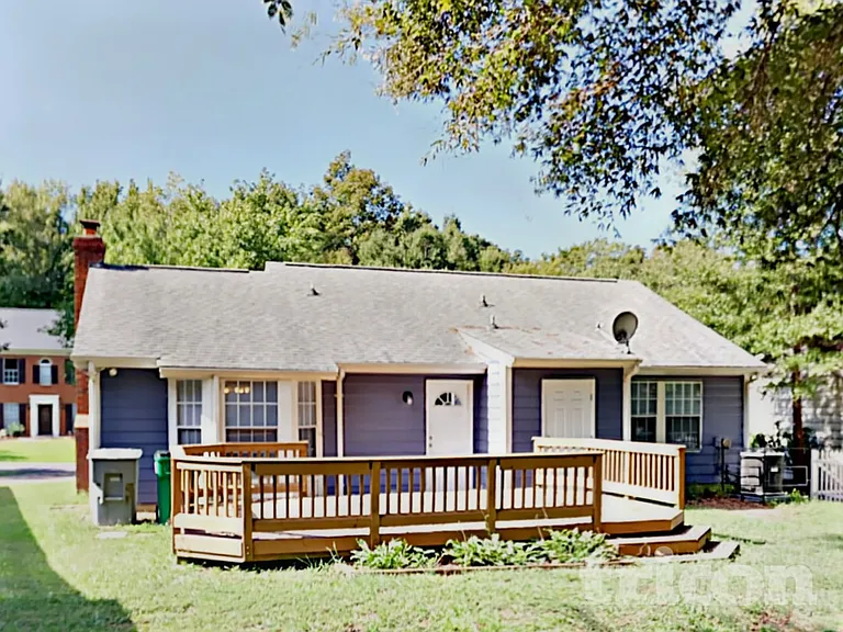 2104 David Earl Dr — Photo 15