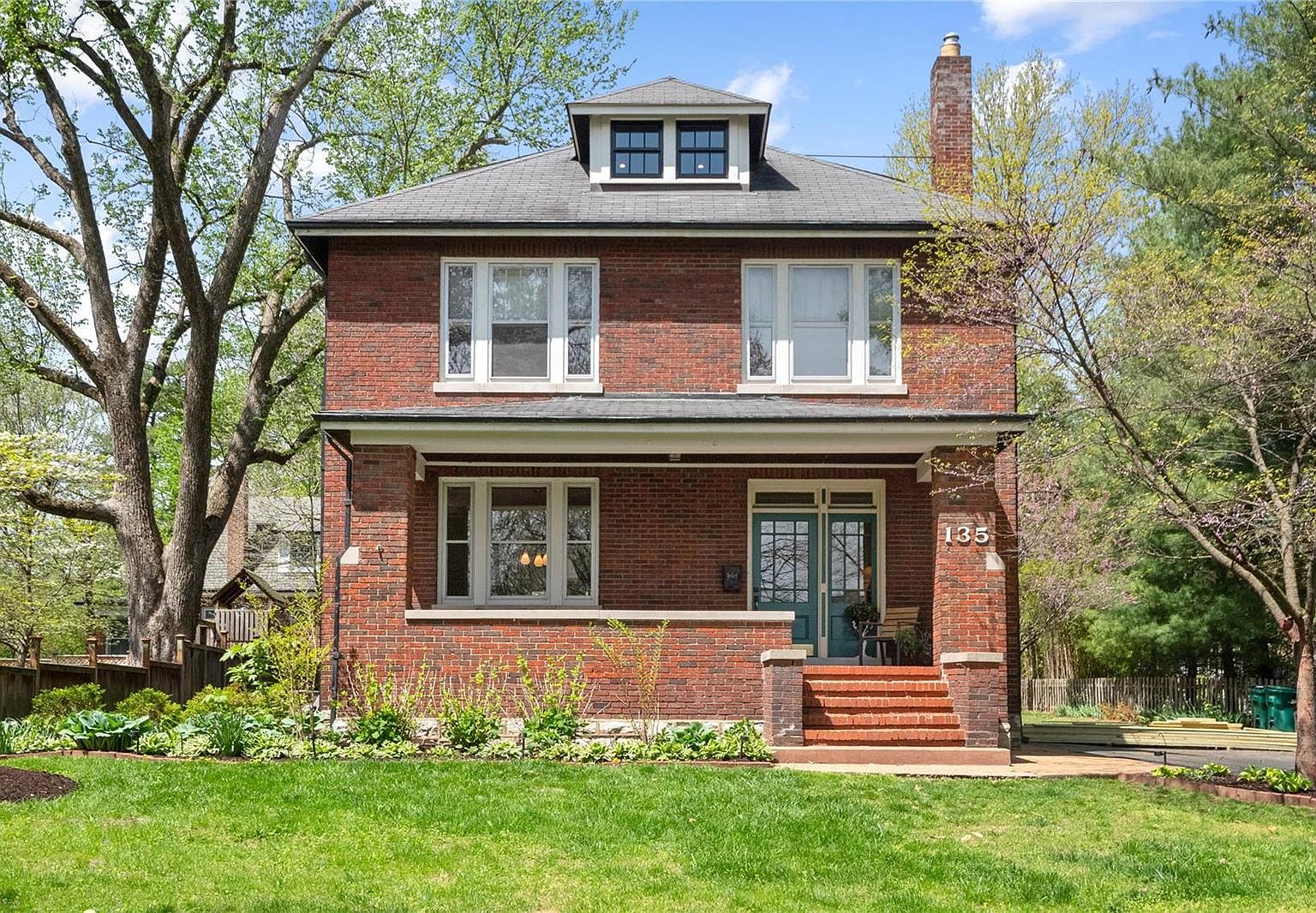 135 N Bompart Ave, Saint Louis, MO 63119 | Zillow