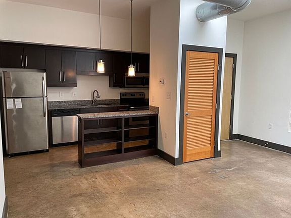 2nd image of 115 E Broad St #312