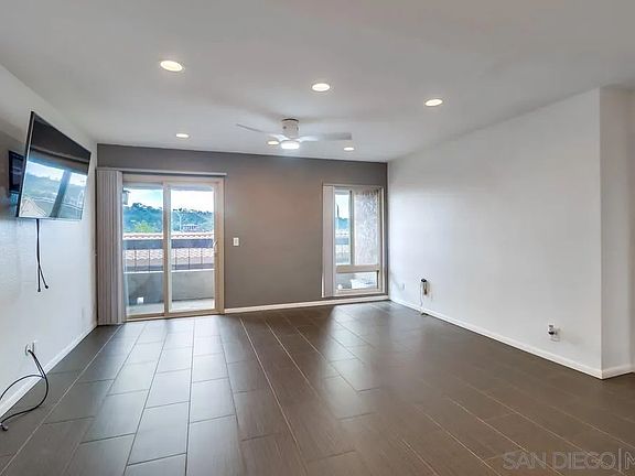 5th image of 10425 Caminito Cuervo Unit 213