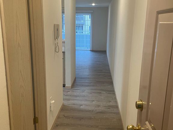 4th image of 2228 Eastlake Ave E APT 3