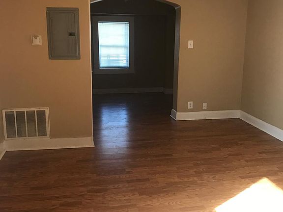 4th image of 2123 N College Ave APT 8