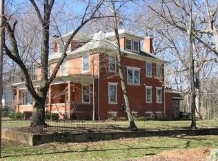 709 Pine Ave, Waynesboro, VA 22980