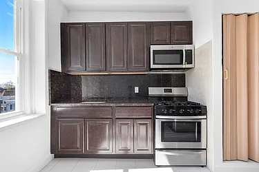 62 Beacon Avenue, #204