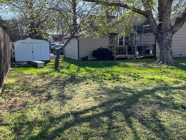 808 S Gray St — Photo 12