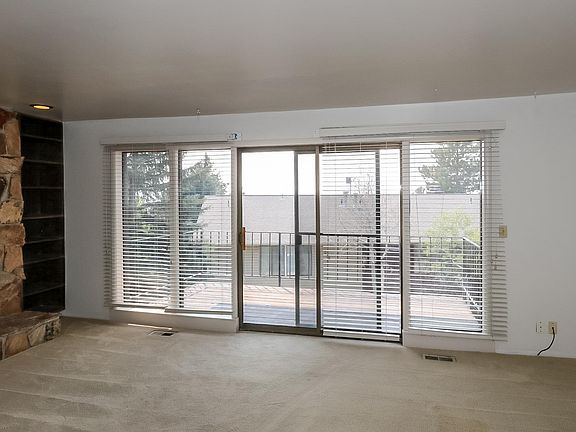 4th image of 2660 E Blaine Ave
