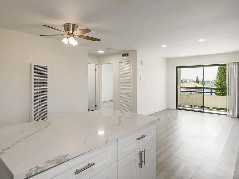 5533 Barton Ave — Photo 32