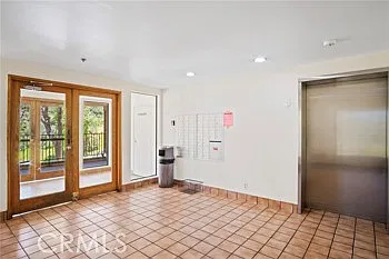 1 bed, 724 sqft, $2,100 — Photo 3