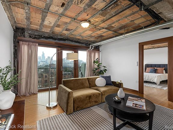 3rd image of 2915 John R St APT 509