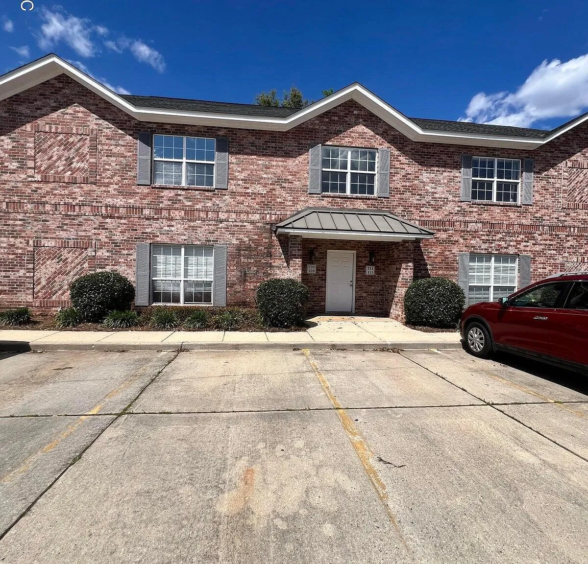 3 bed, 2.5 bath, 1500 sqft, $1,650 — Photo 1