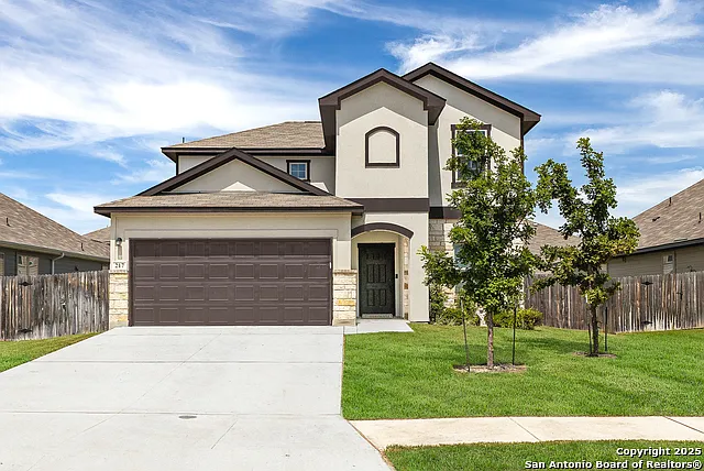 5 bed, 3.0 bath, 2453 sqft, $2,500 — Photo 1