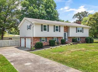 102 Candora Rd, Maryville, TN 37804