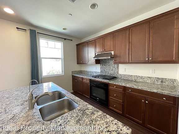 4th image of 528 Smith Ln