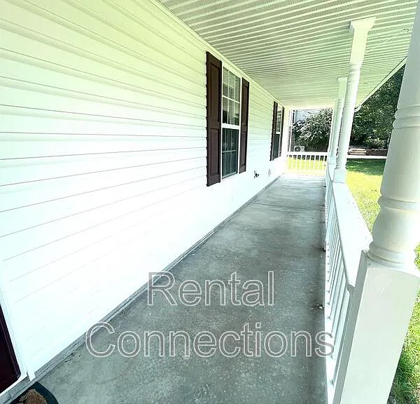 112 Stable Dr — Photo 3