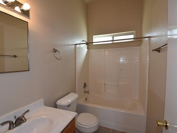 5th image of 10473 Ethyl Hart St