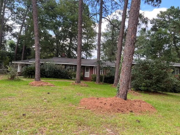 106 Mingledorf Dr, Douglas, GA 31533