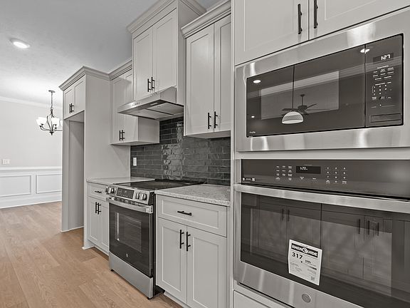 4th image of 604 Lampart Drive