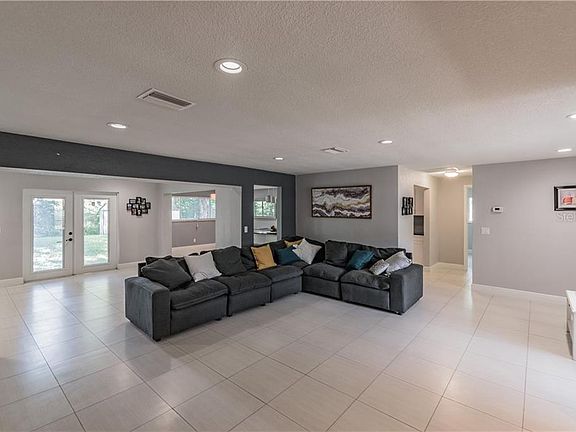 4th image of 3847 Lake Joyce Dr