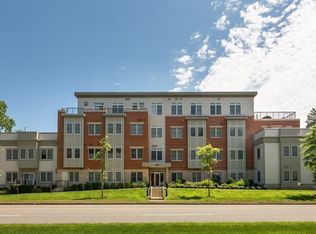 321 Hammond Pond Pkwy UNIT 306, Brookline, MA 02467