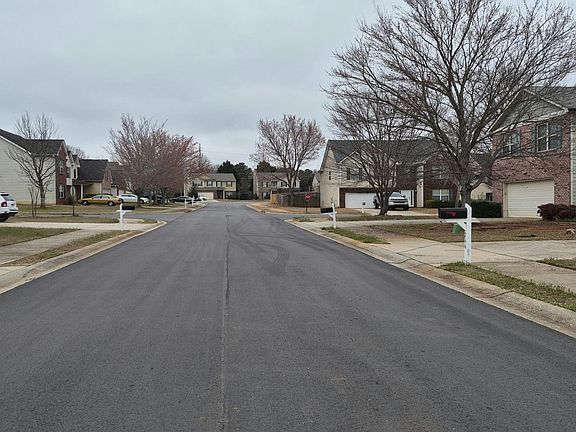 5th image of 262 Parkview Place Dr