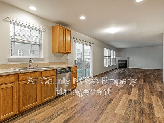 4th image of 9506 Whiteheart Dr