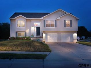 5329 S 158th Cir, Omaha, NE 68135
