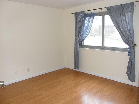 5th image of 255 Morton Dr