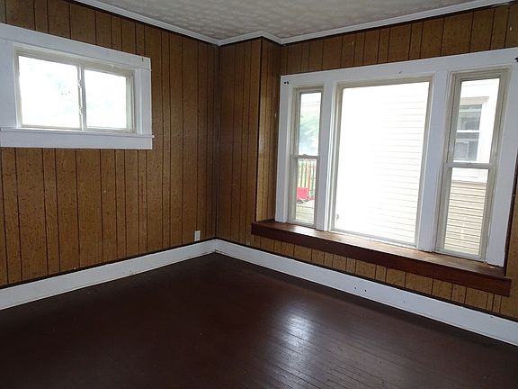 3rd image of 462 Olney Ave