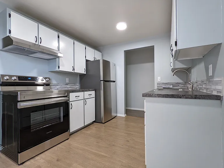 1216 E Nora Ave — Photo 1