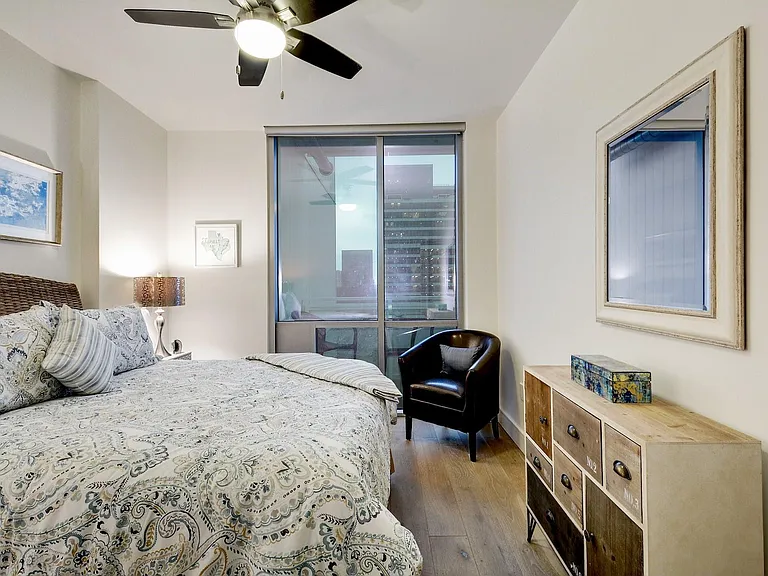 222 West Ave #1911 — Photo 14