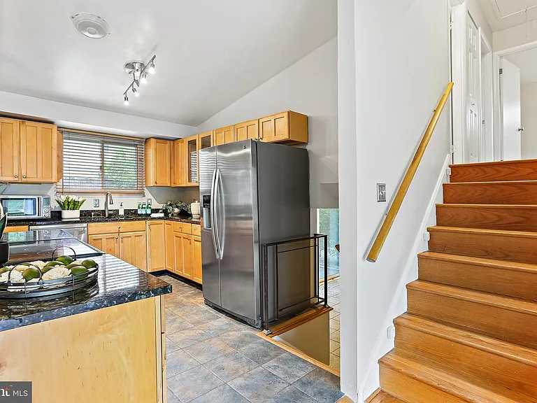 403 Eisner St — Photo 12