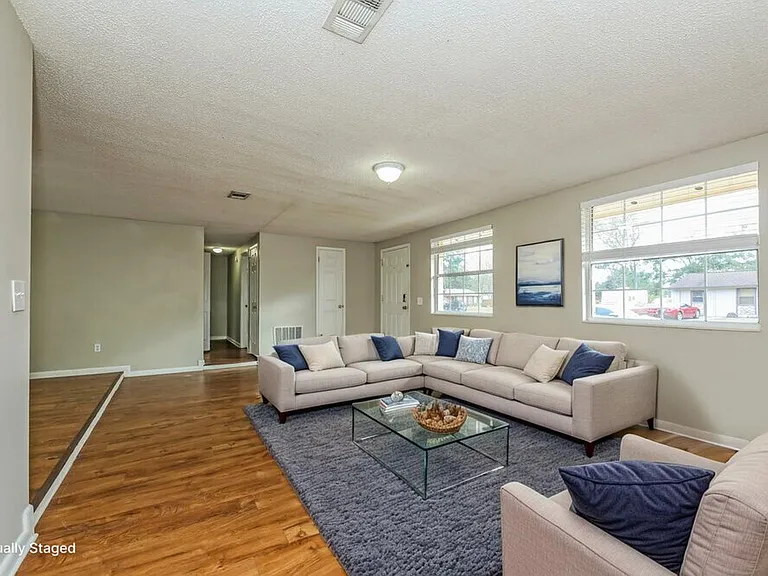2819 Kiowa Ave — Photo 4