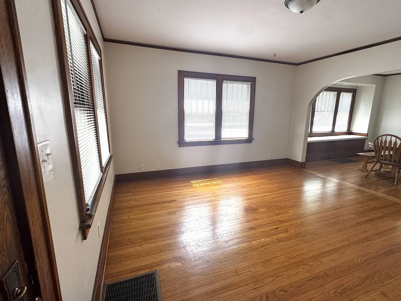 4 bed, 2.5 bath, 2632 sqft, $3,355 — Photo 3