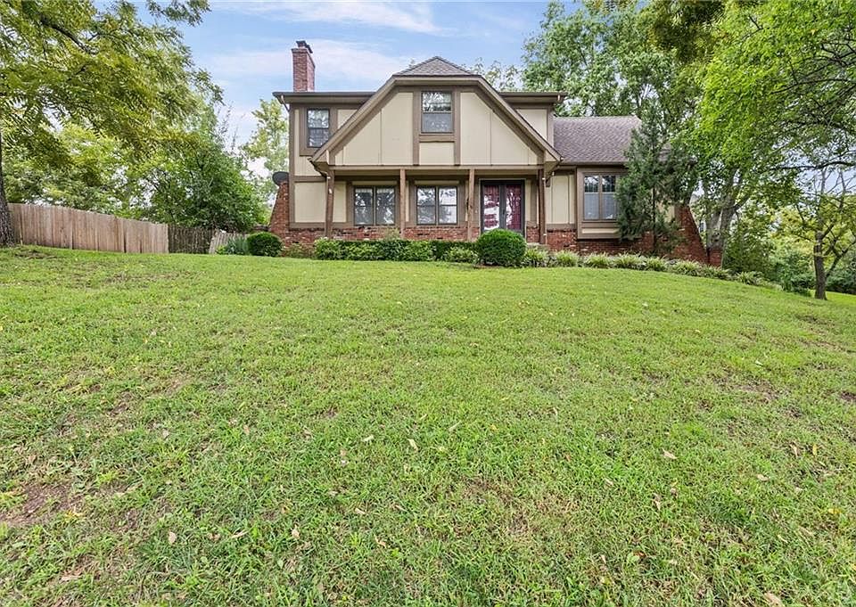 1st image of 16042 Meadow Ln